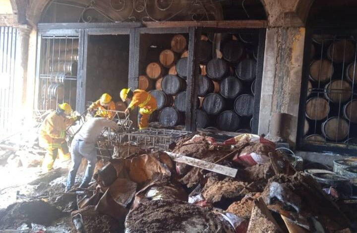 Incendio en fábrica de José Cuervo deja seis fallecidos y dos heridos